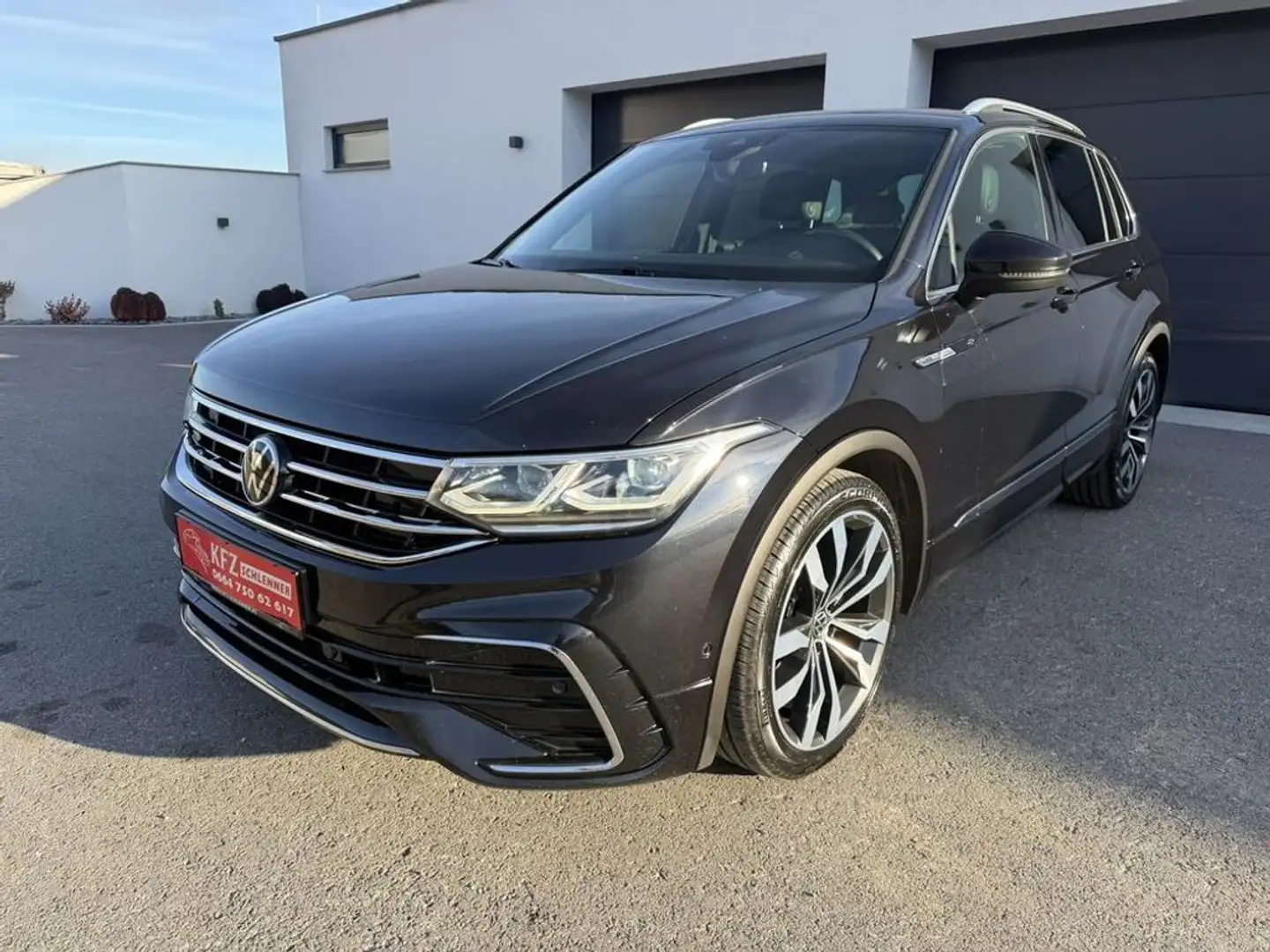 Volkswagen Tiguan R-Line 2,0 TDI 4Motion DSG/AHK/ACC/NAVI Schwarz - 1