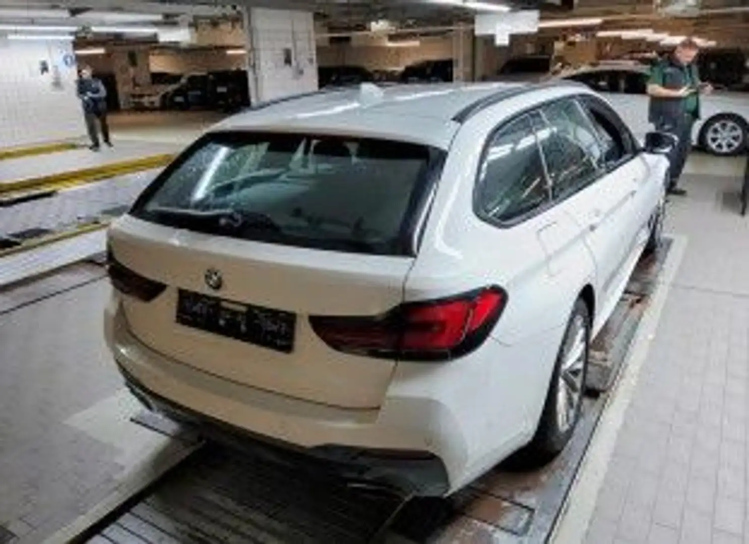 BMW 540 dxDrive/Aut/Navi/KomfortStz/DrivAs/M-Sport Weiß - 2