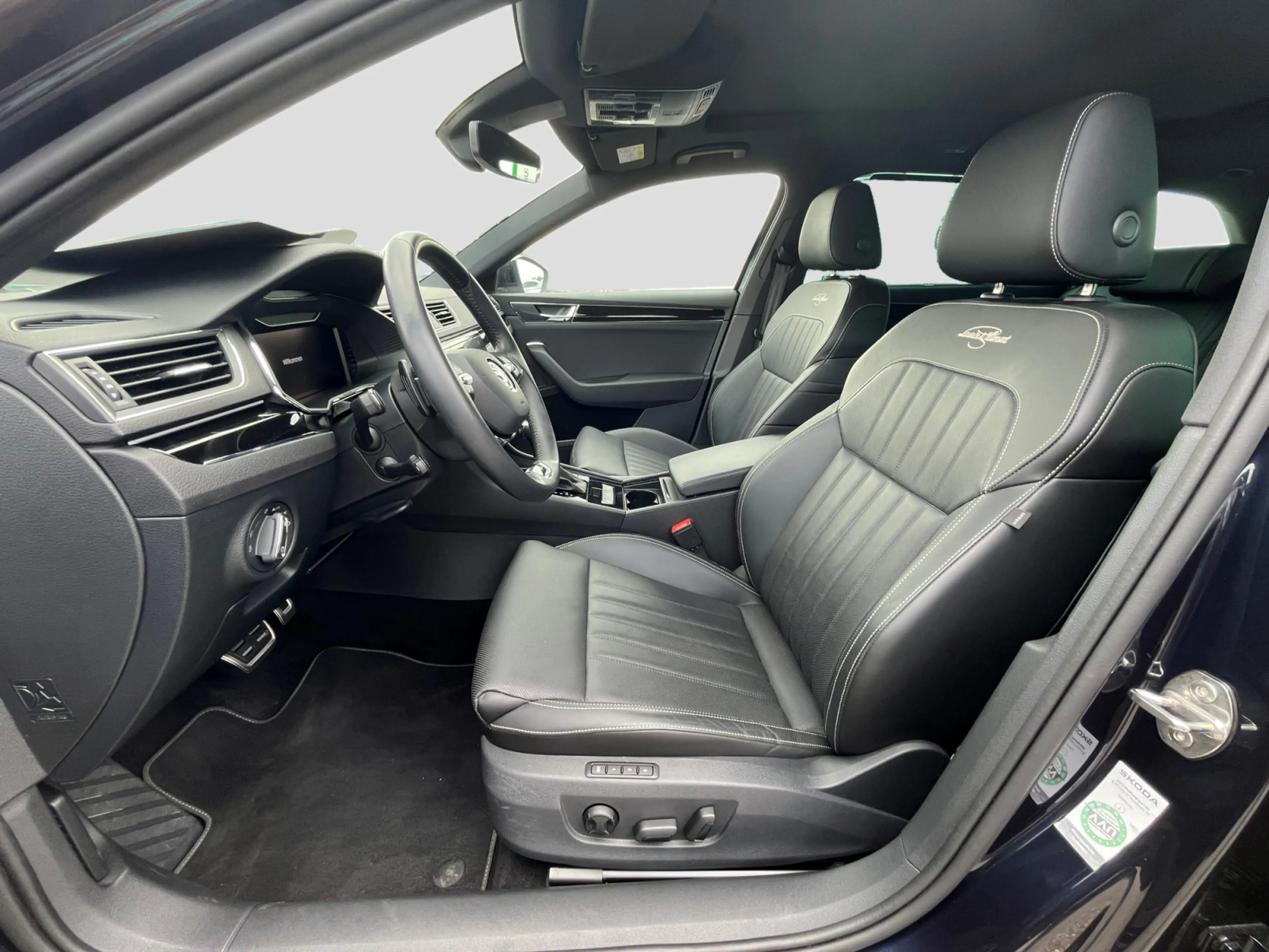 Skoda Superb Combi L&K 1.4TSI iV DSG StandHz LEDER DCC — photo 6
