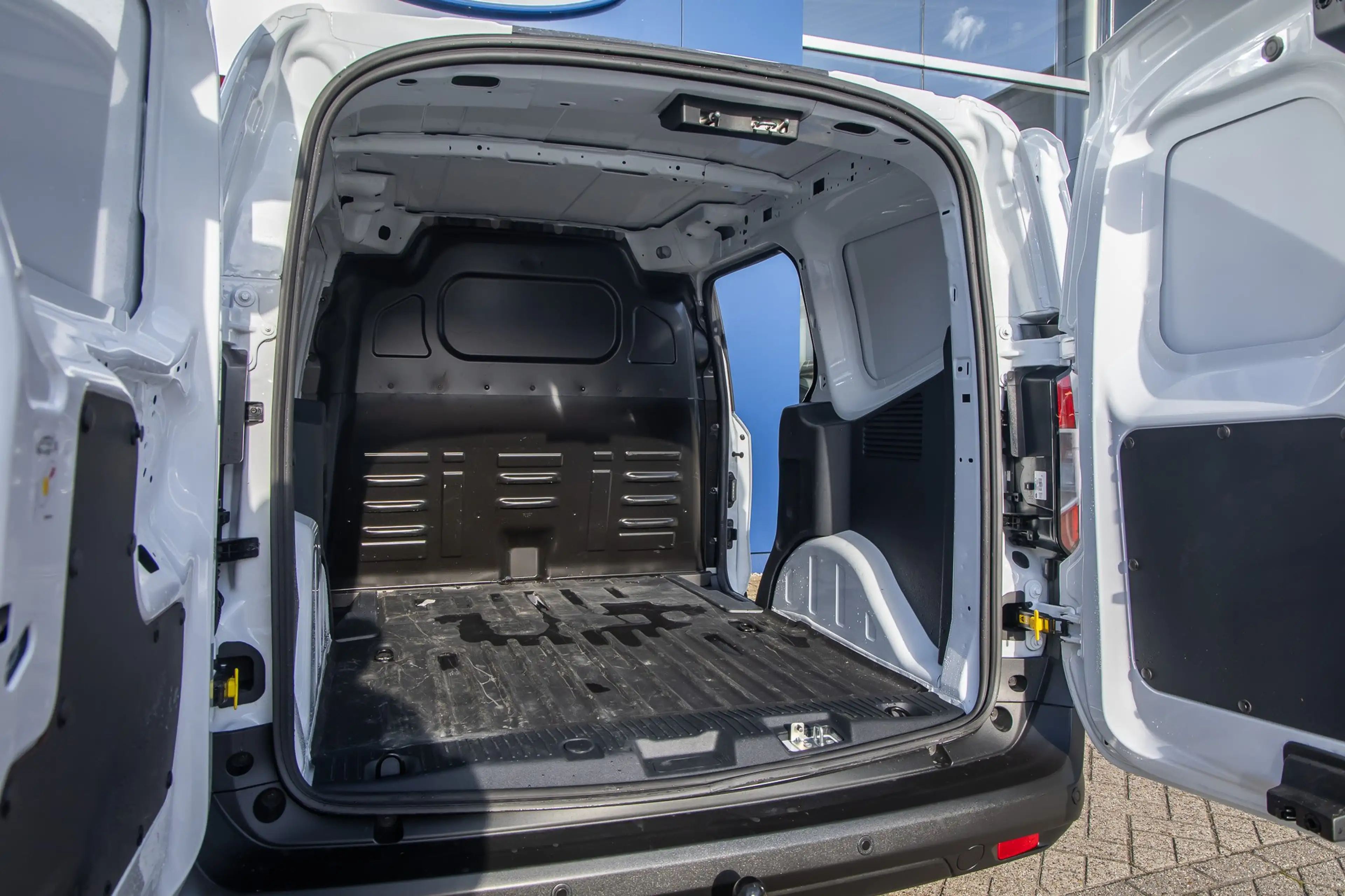 Ford E-Transit Cour. Trend 44 kWh | Trekhaak | Apple Carplay/Andr — photo 13