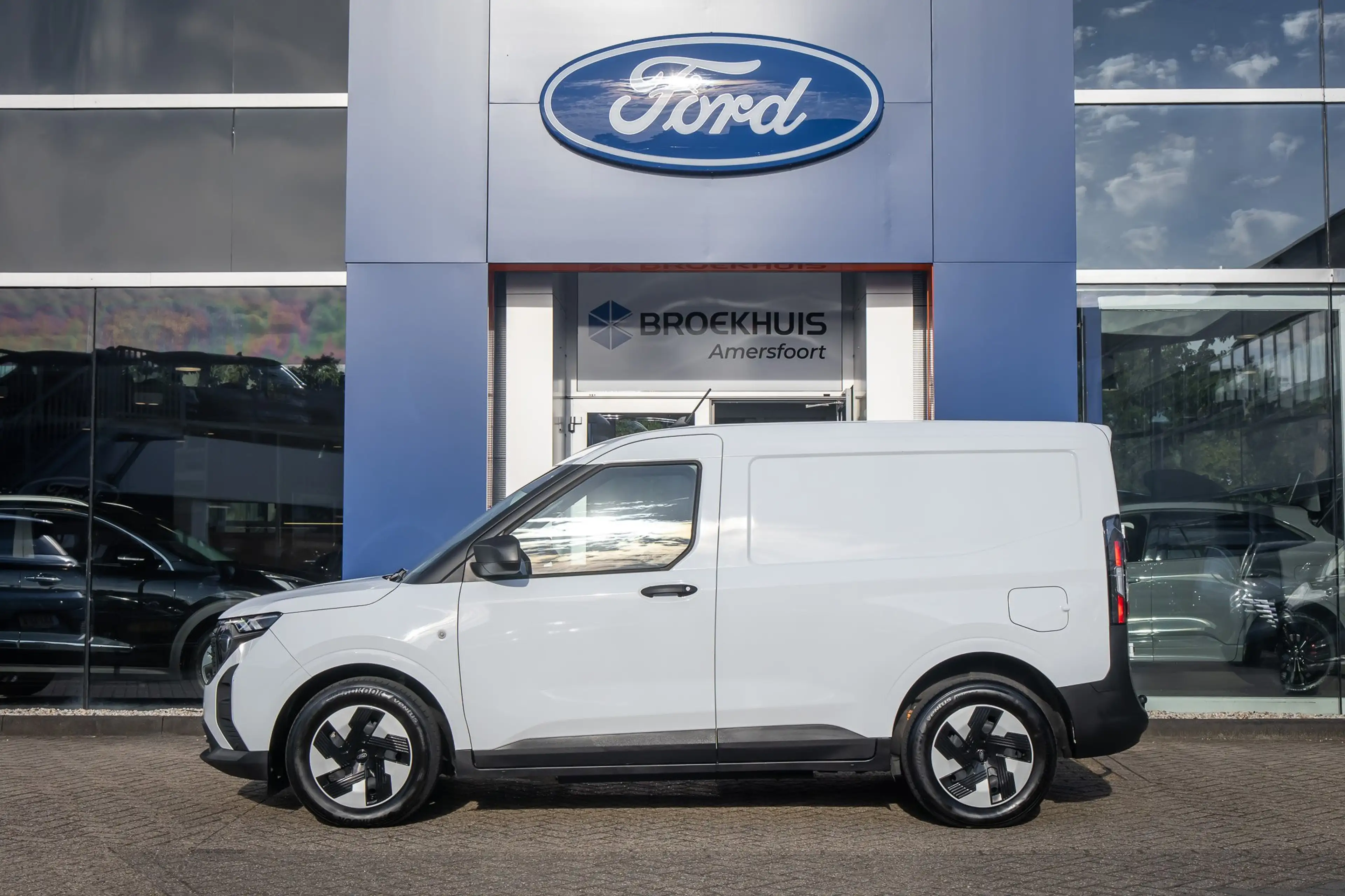 Ford E-Transit Cour. Trend 44 kWh | Trekhaak | Apple Carplay/Andr — photo 6