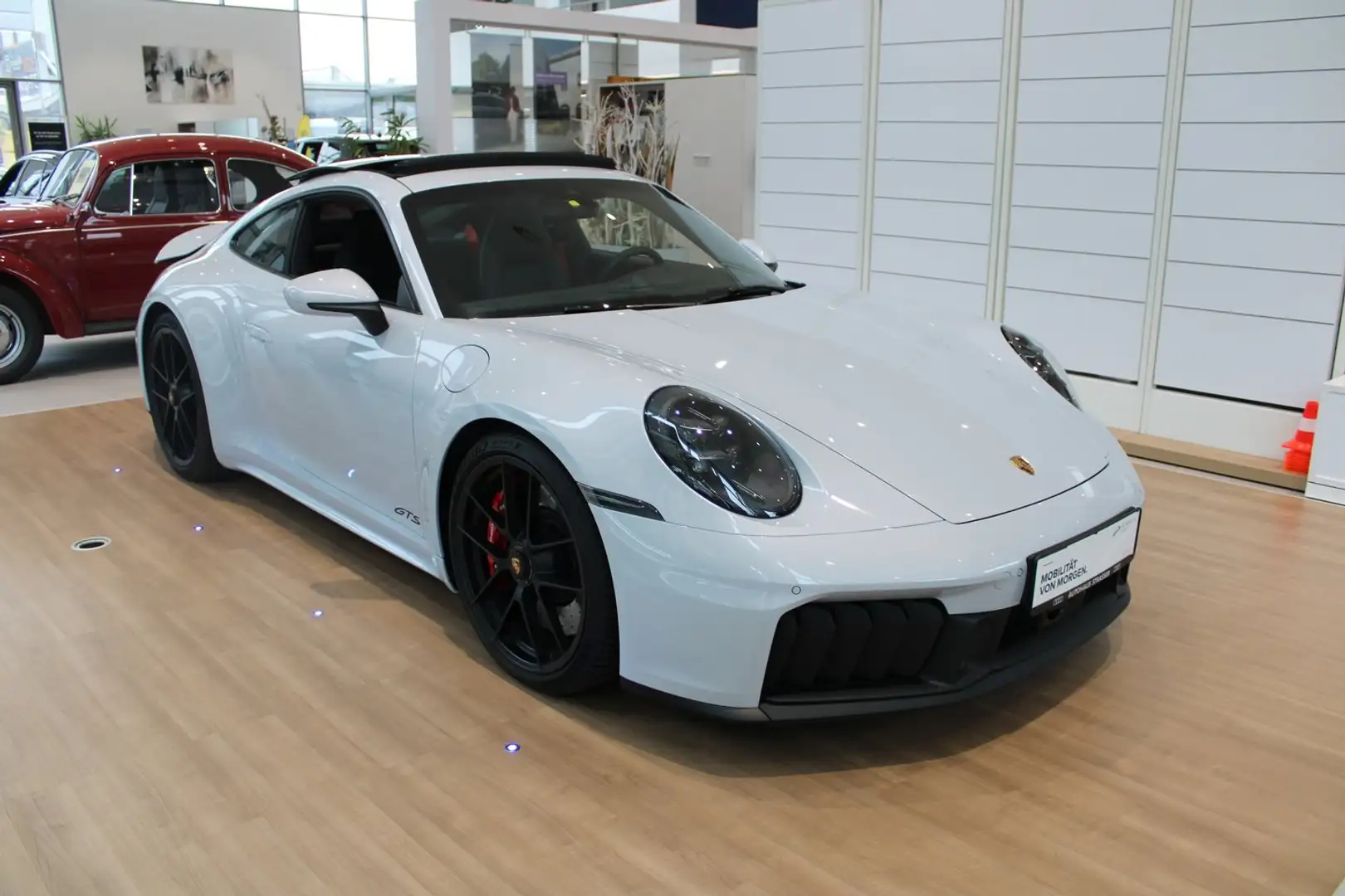 Porsche 911 Carrera 4 GTS T-Hybrid Grau - 1