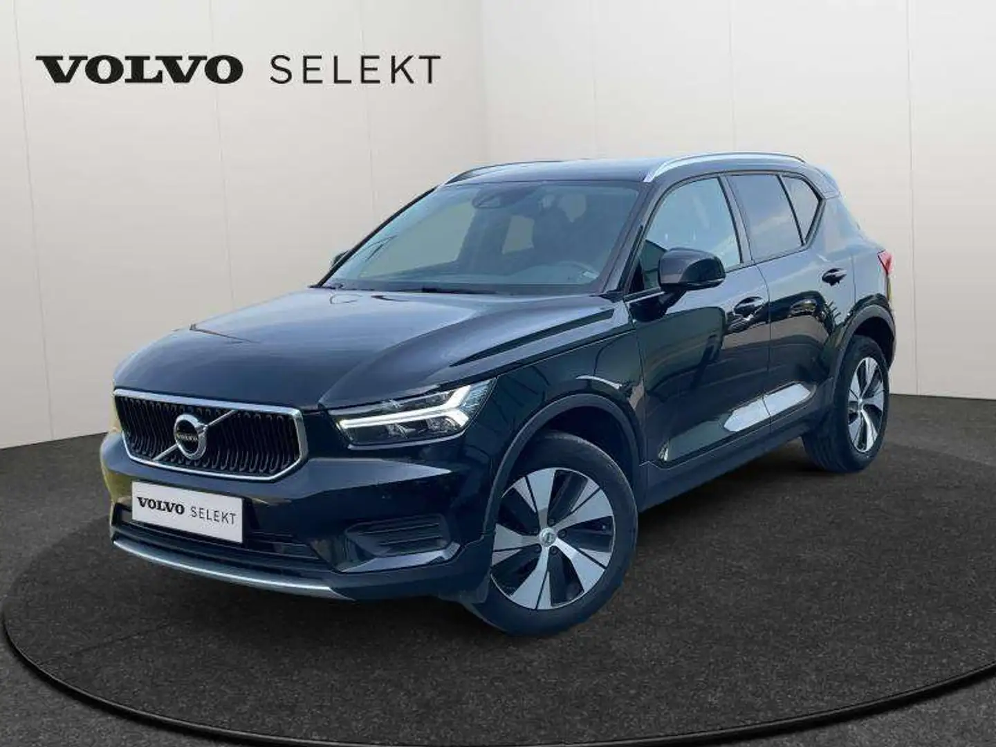 Volvo XC40 T3 Momentum Pro / Essence Noir - 1
