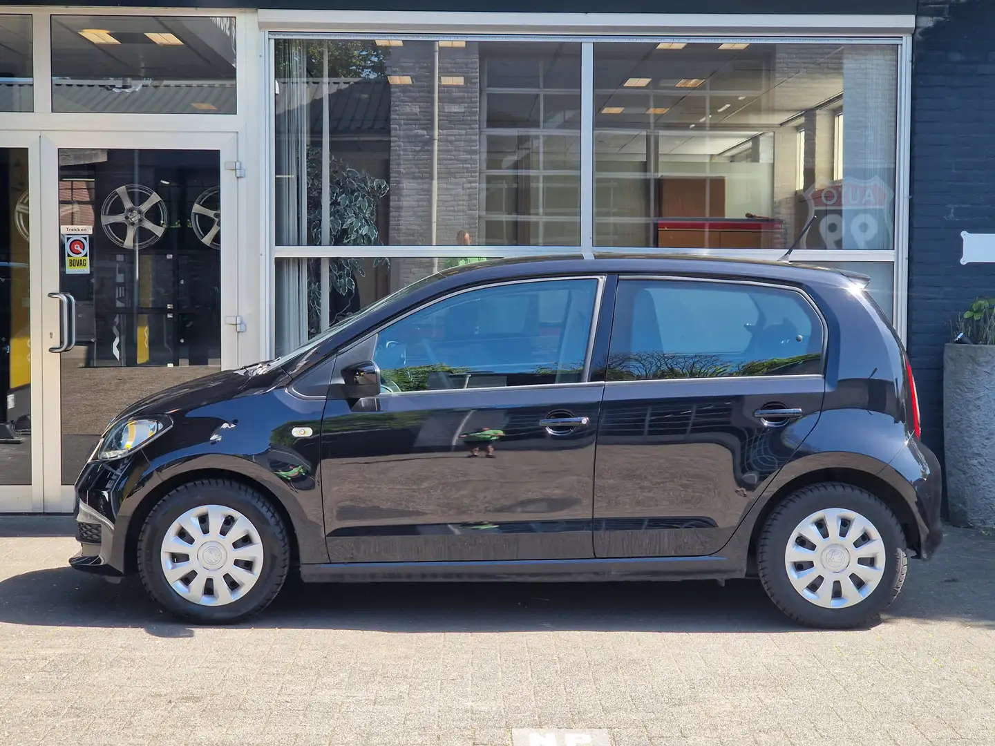 Skoda Citigo 1.0 Greentech Ambition CRUISE / AIRCO / NAP / DAB Zwart - 2
