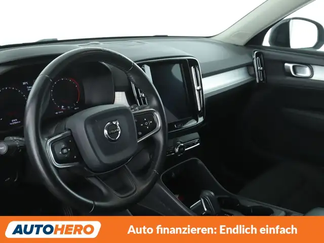 Volvo XC40 view 11