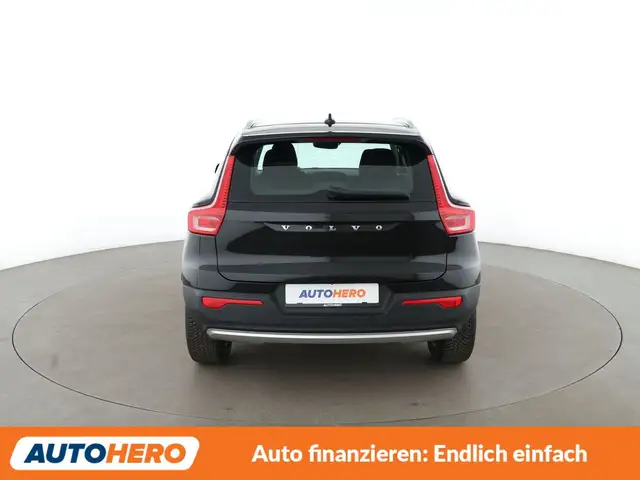 Volvo XC40 view 5