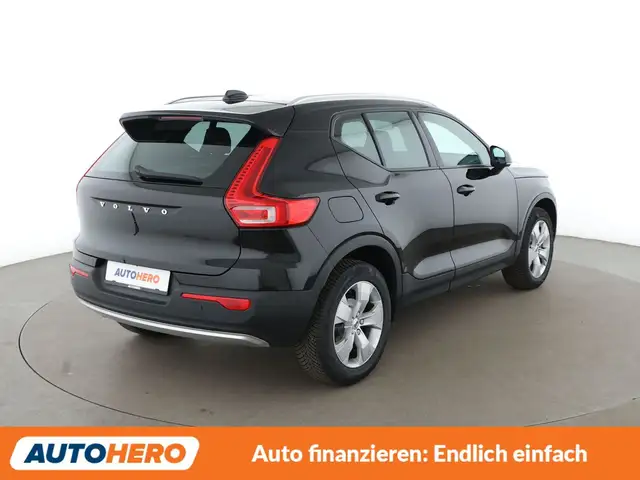Volvo XC40 view 6