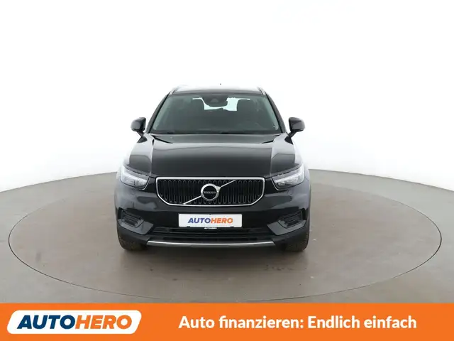 Volvo XC40 view 9