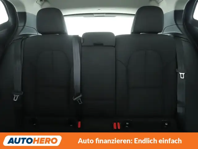 Volvo XC40 view 14