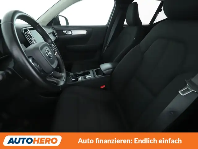 Volvo XC40 view 10