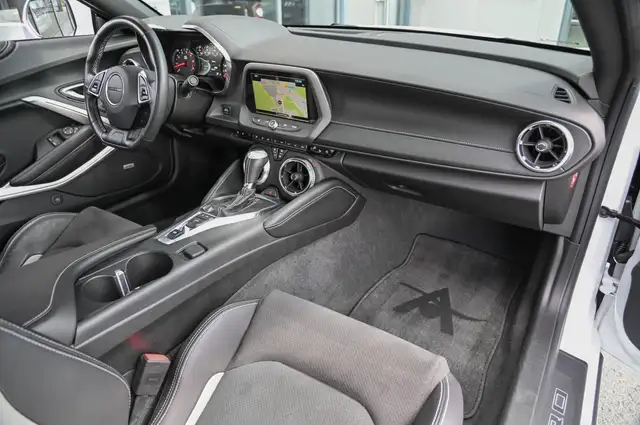 Chevrolet Camaro view 10