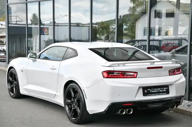 Chevrolet Camaro view 5