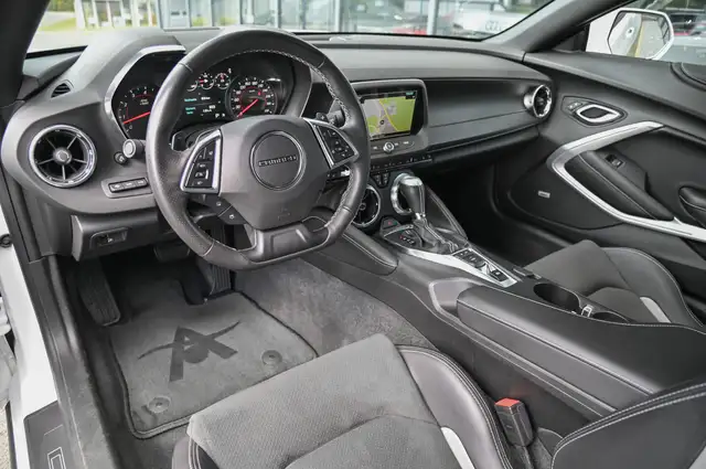 Chevrolet Camaro view 9