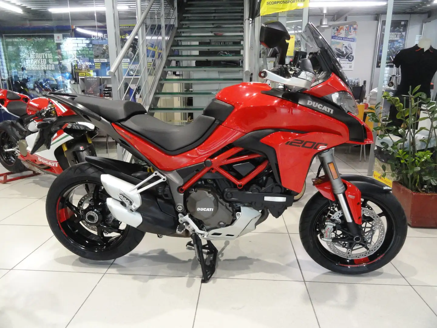 Ducati Multistrada 1200 S Rosso - 1