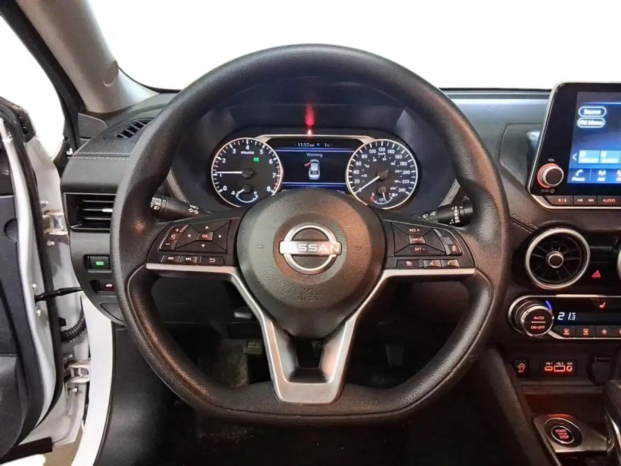 Nissan Sentra снимка Nissan Sentra