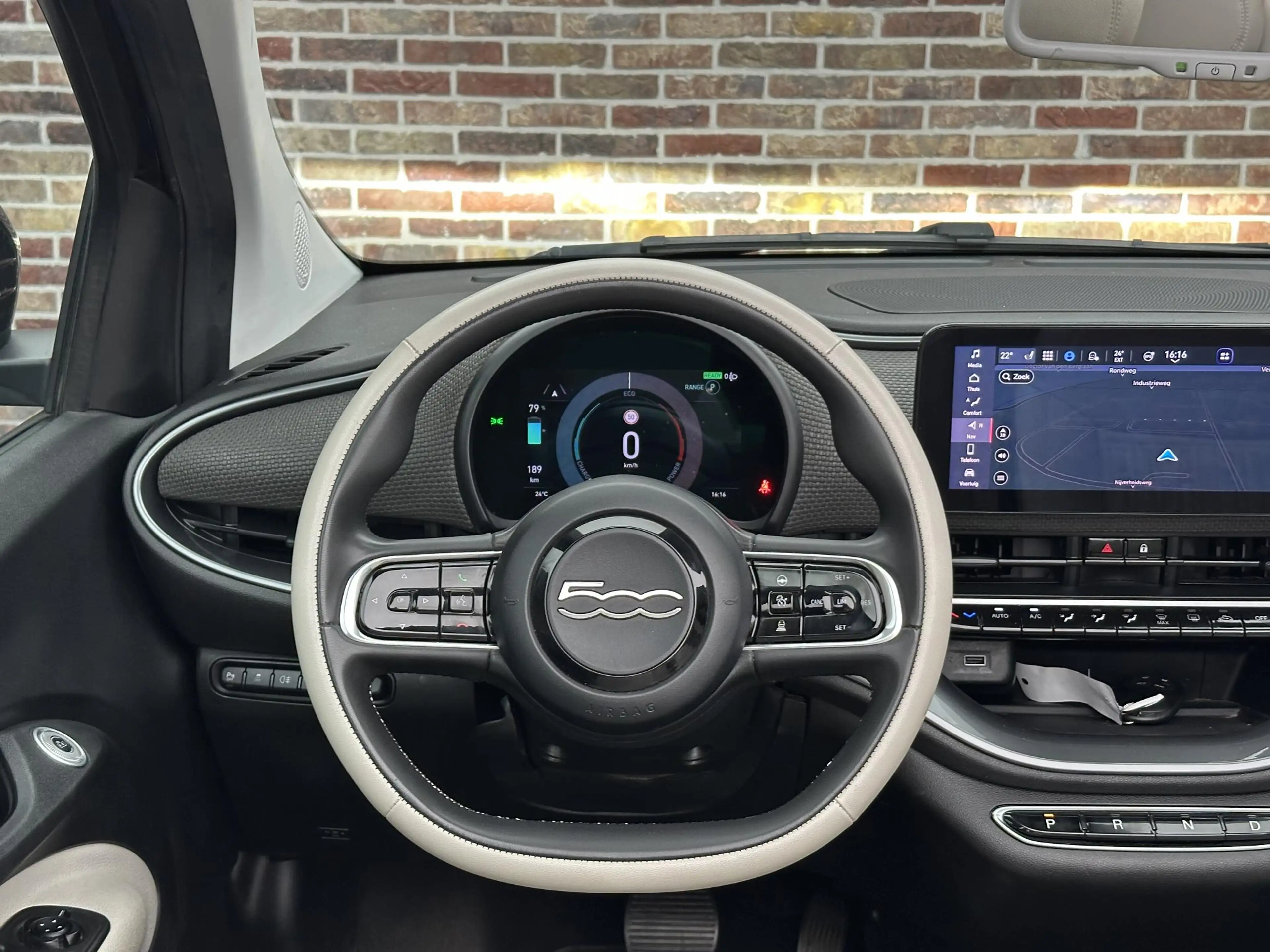 Fiat 500C RED 42 kWh Cabrio Elektrisch — photo 12