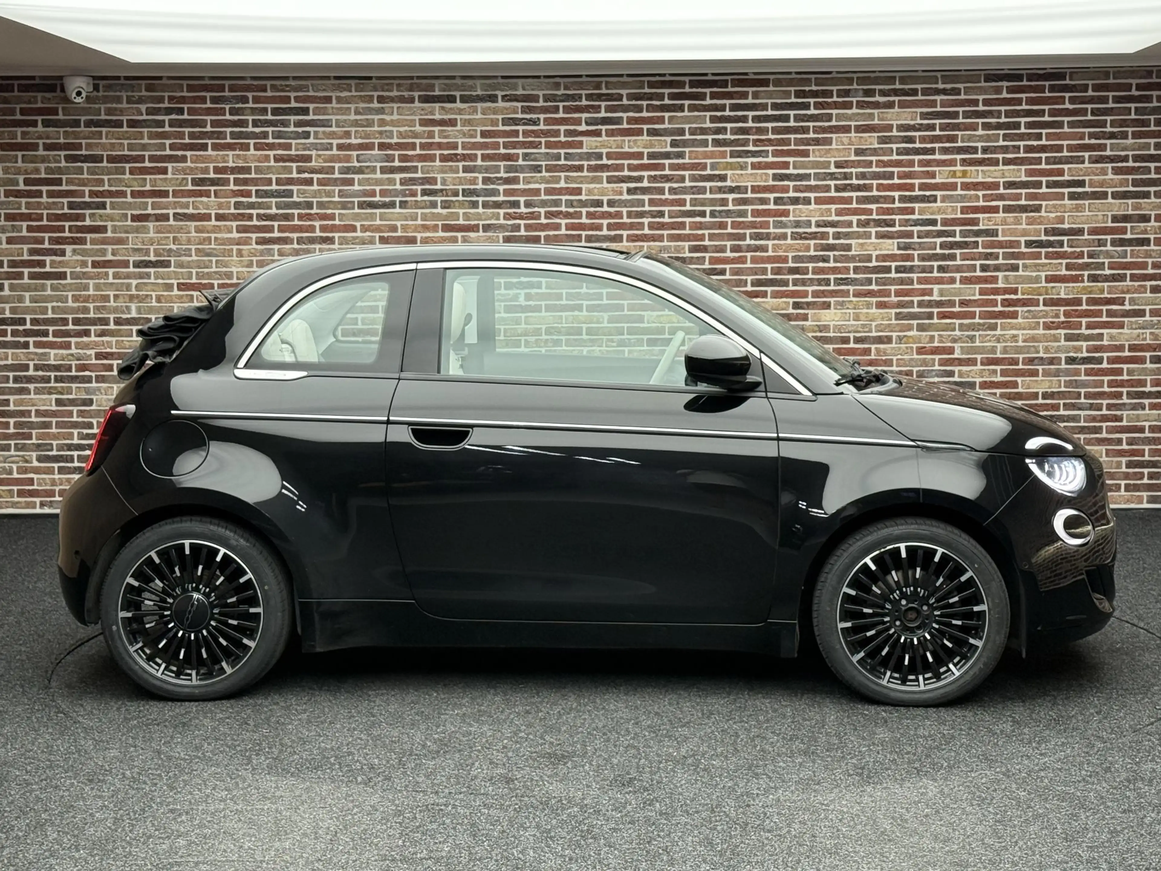 Fiat 500C RED 42 kWh Cabrio Elektrisch — photo 4