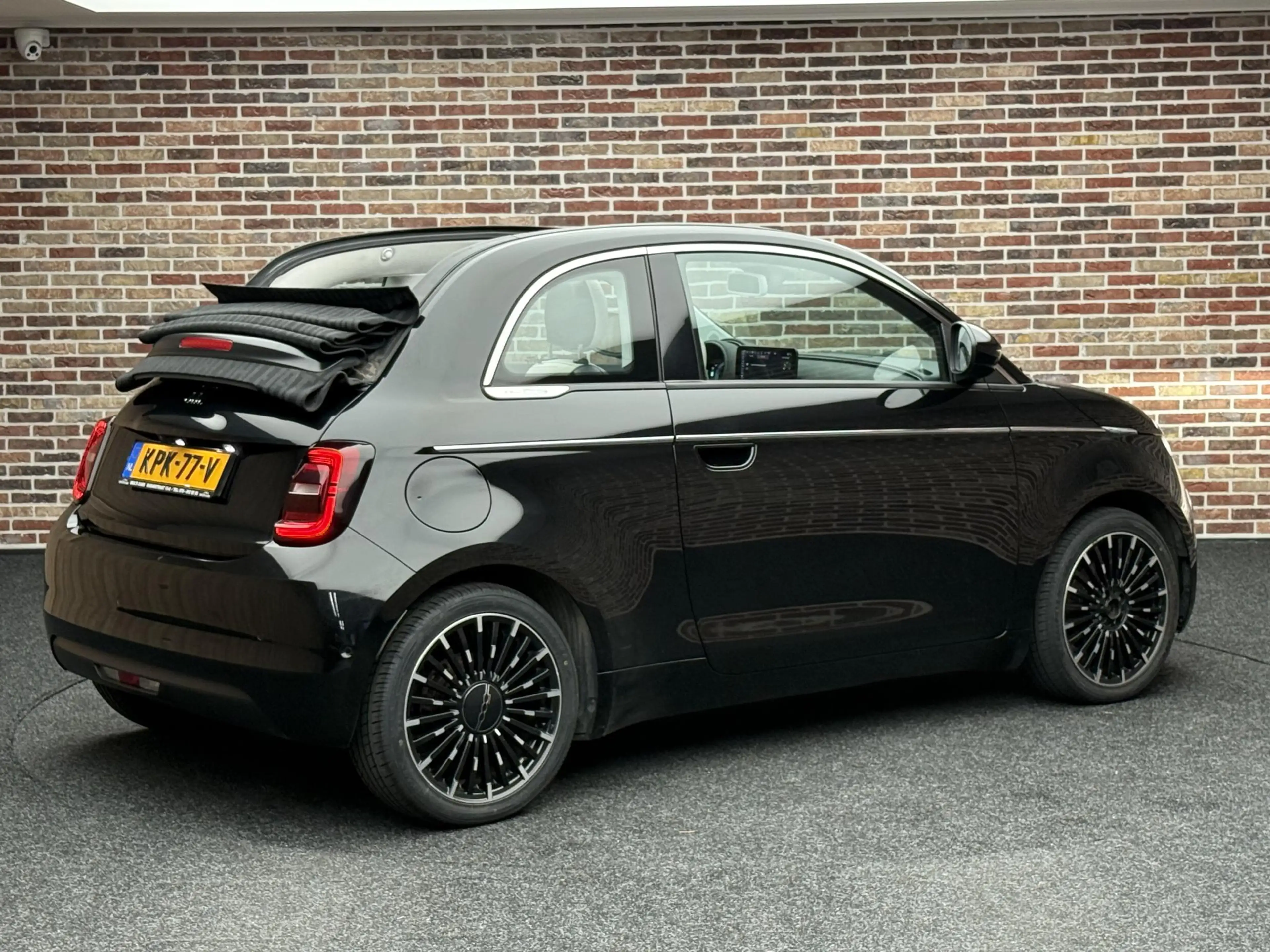 Fiat 500C RED 42 kWh Cabrio Elektrisch — photo 2