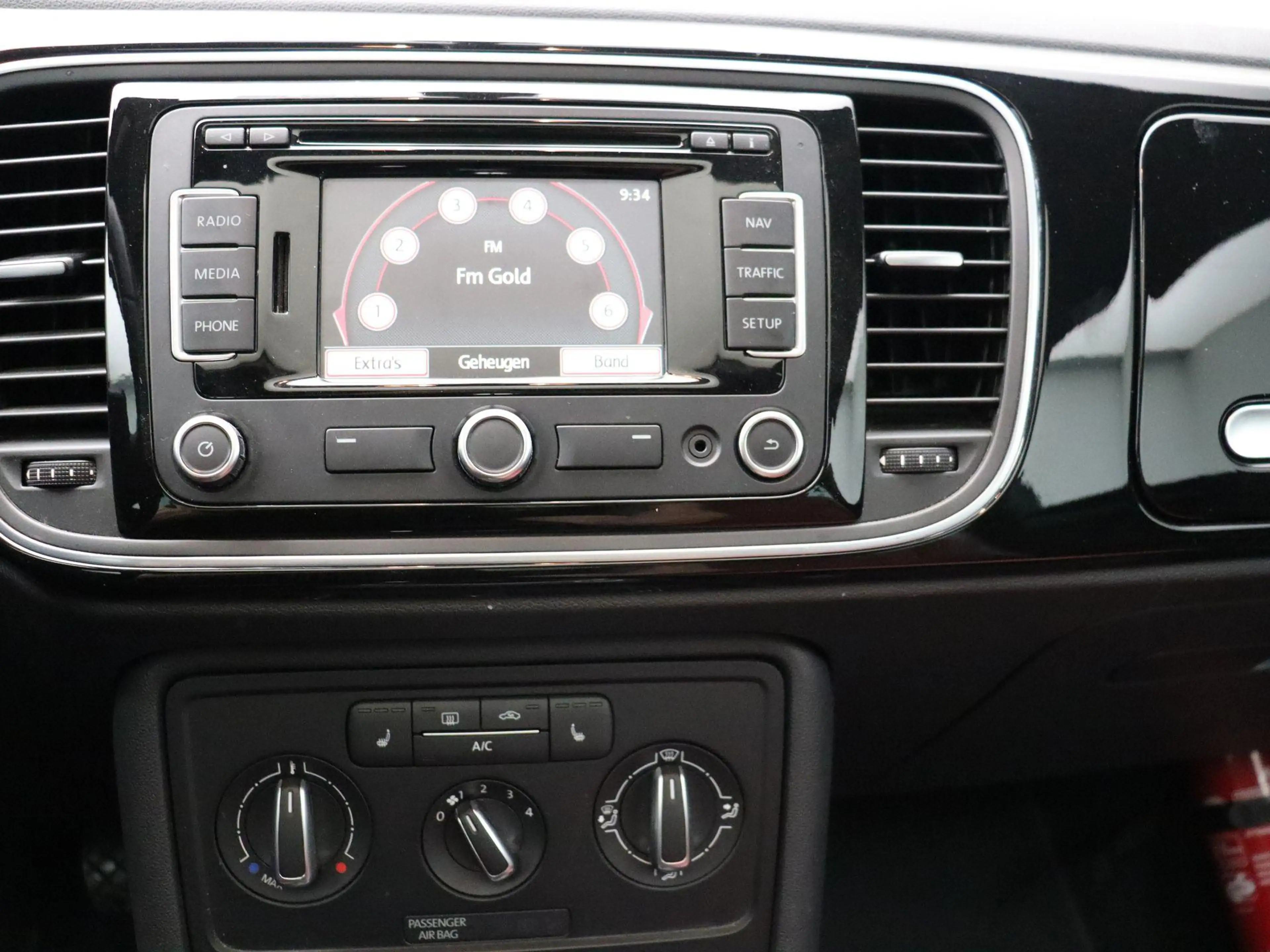 Volkswagen Beetle 1.2 TSi Design | PDC A | Panodak | Zetelverwarming — photo 18