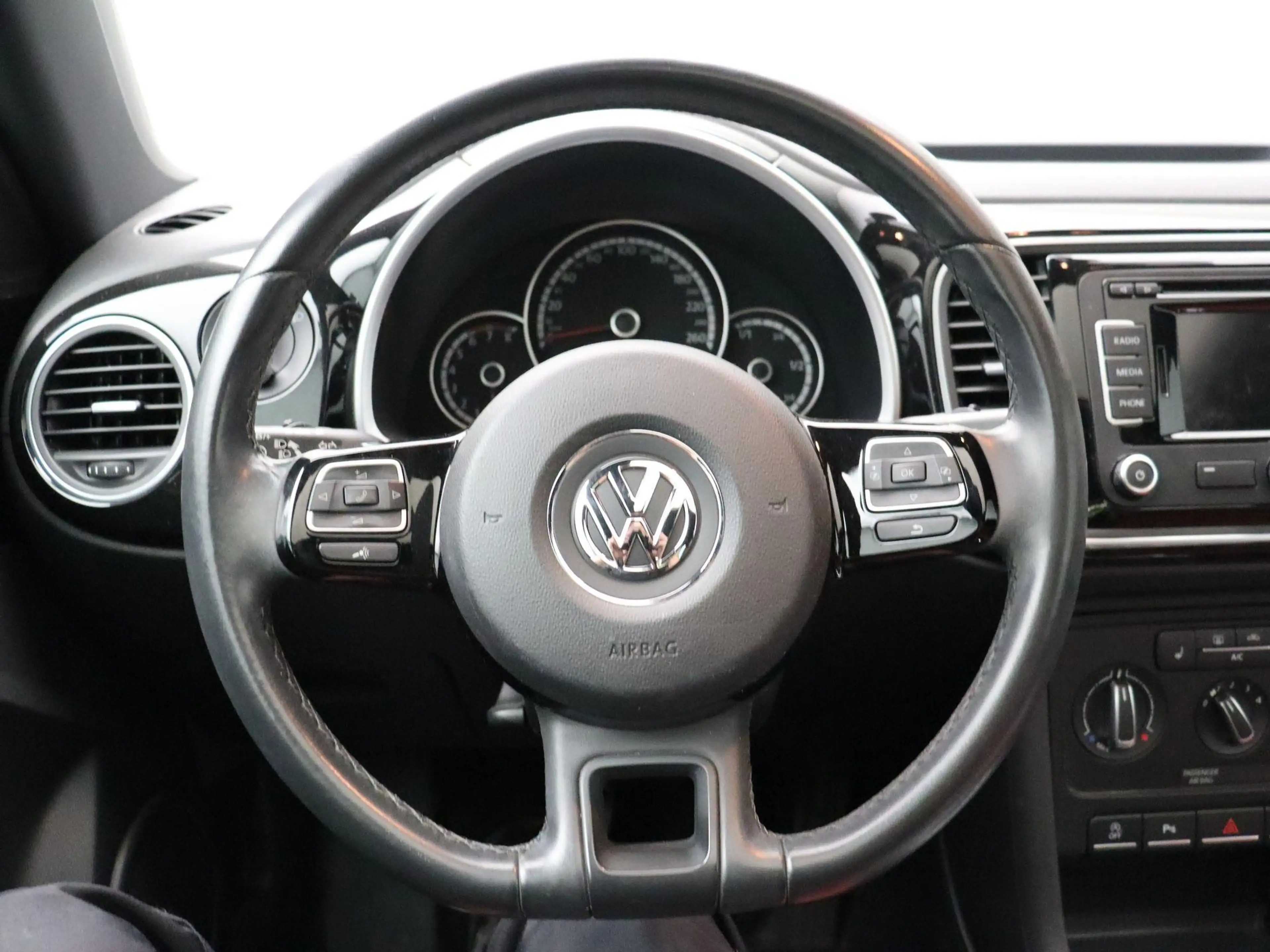 Volkswagen Beetle 1.2 TSi Design | PDC A | Panodak | Zetelverwarming — photo 17