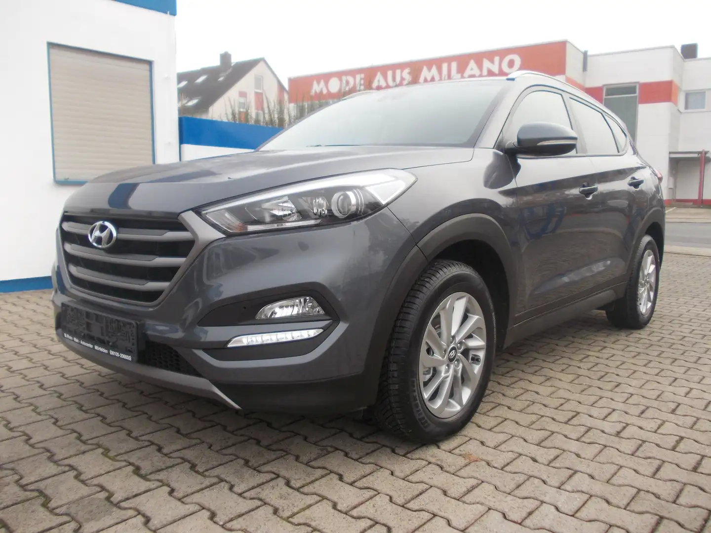 Hyundai TUCSON Intro Edition 4WD, Automatik, NAVI, KAMERA, USB Grau - 1