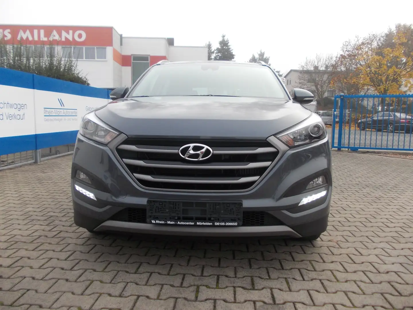 Hyundai TUCSON Intro Edition 4WD, Automatik, NAVI, KAMERA, USB Grau - 2