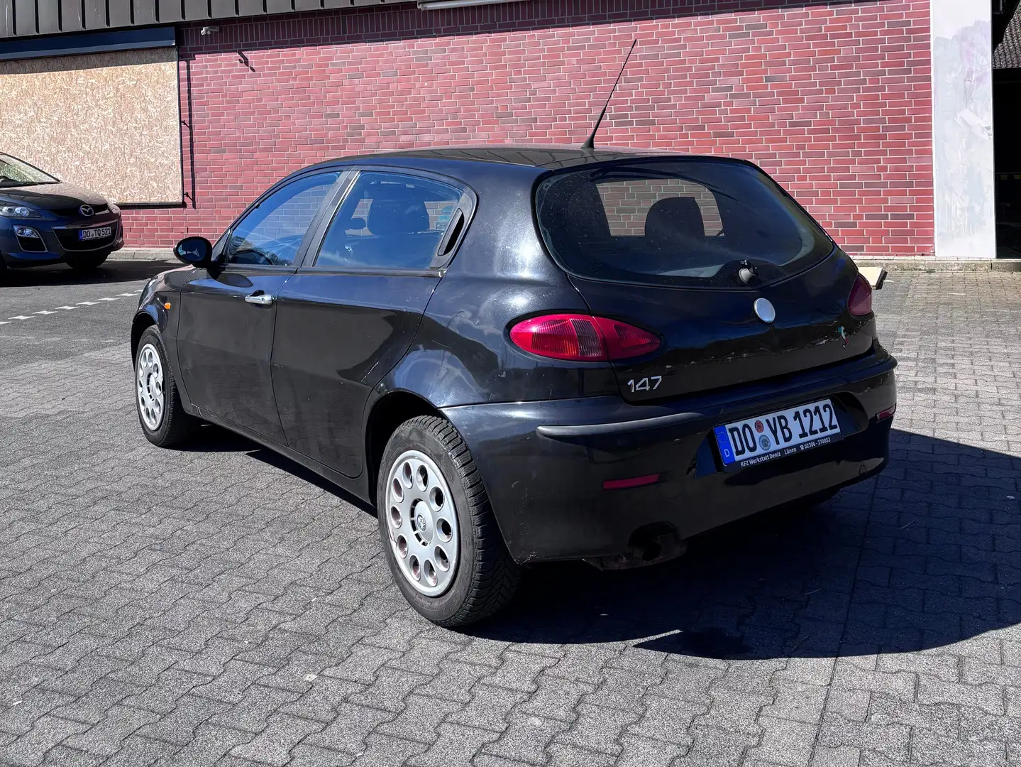 Alfa Romeo 147 1.6 Twin Spark Distinctive Negro - 2