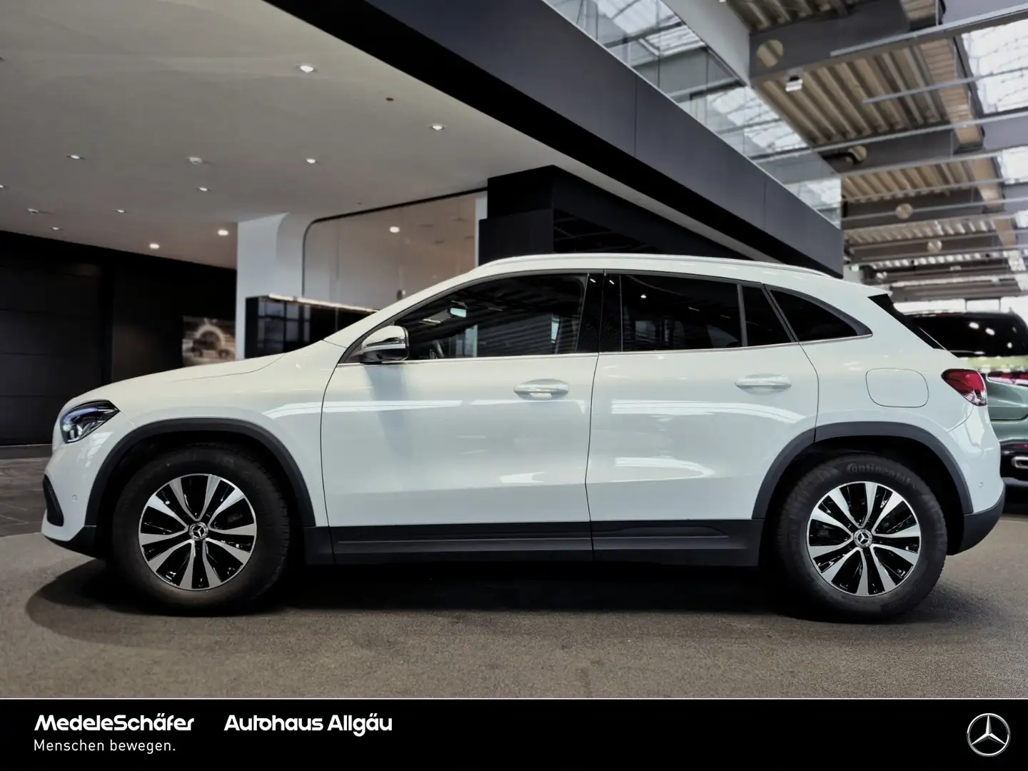 Mercedes-Benz GLA 220 GLA 220 d 4M Style 8G AHK MultiLED Sound 360° Tel Weiß - 2