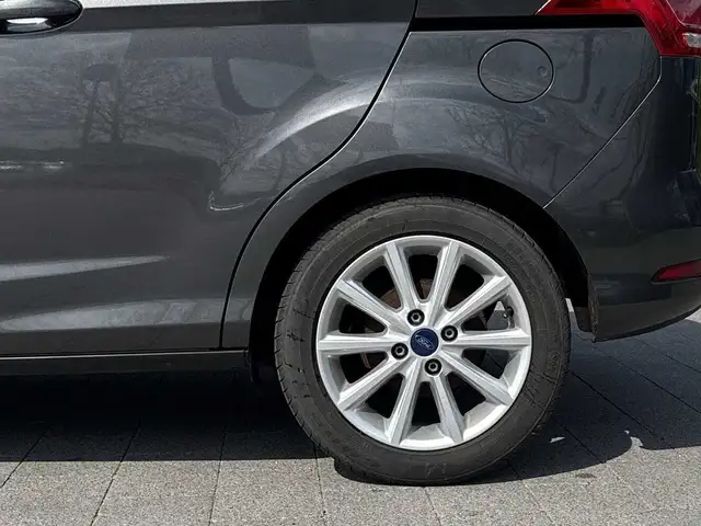 Ford B-Max view 9