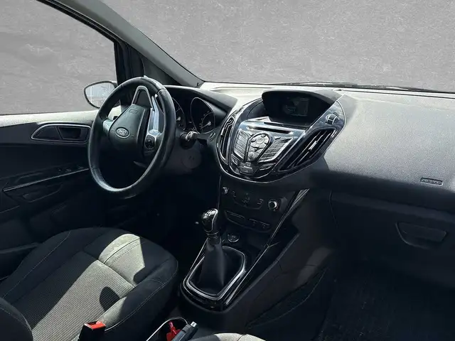 Ford B-Max view 4