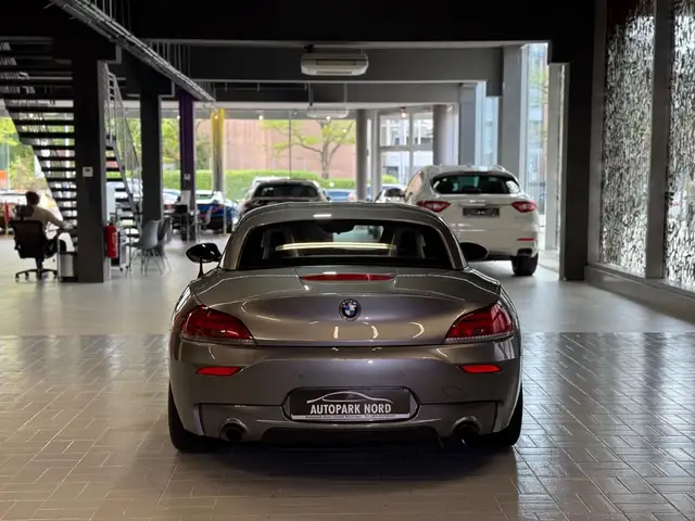 BMW Z4 view 6