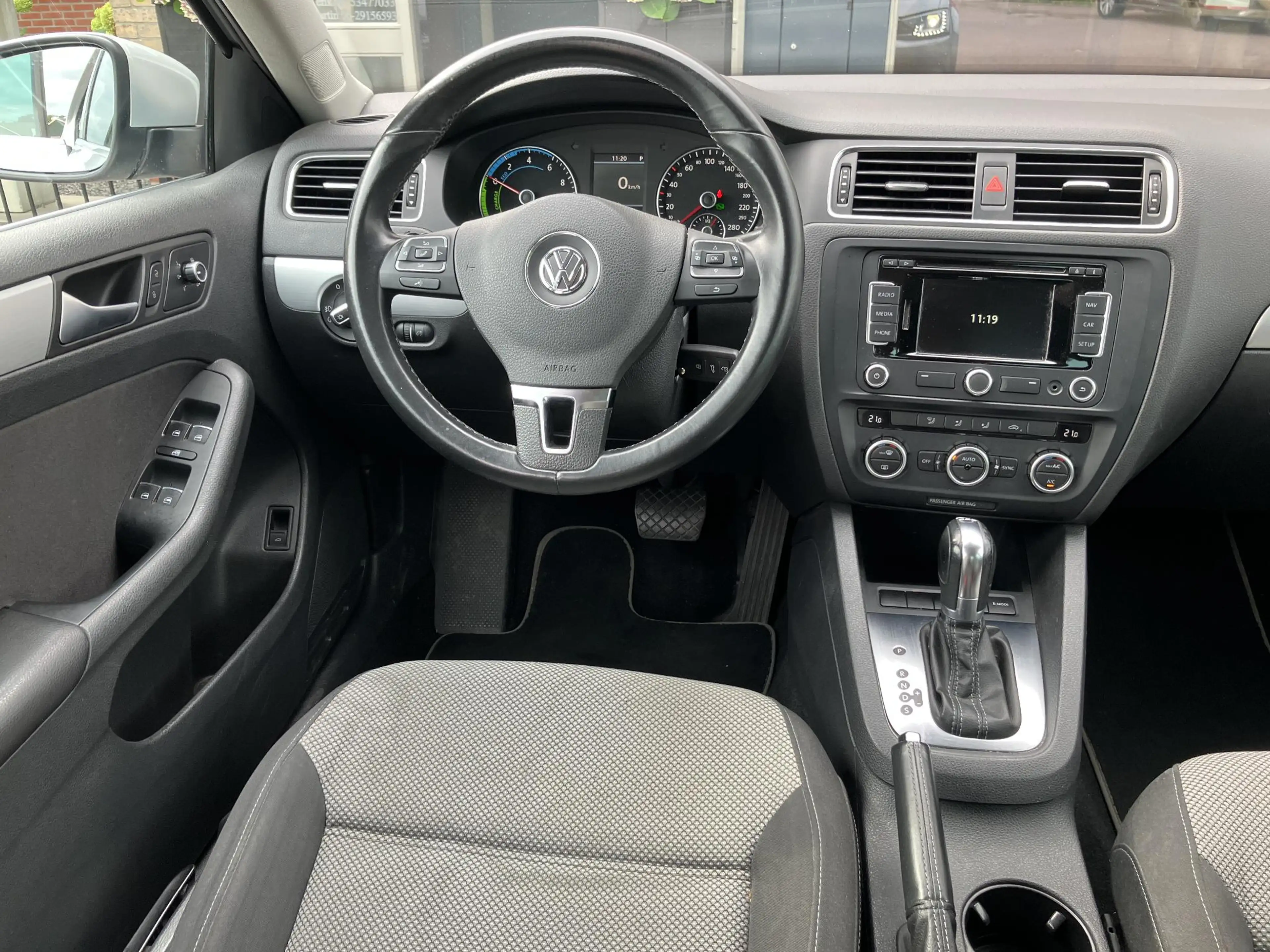 Volkswagen Jetta 1.4 TSI Hybrid Highline | Navi | Xenon | 100% onde — photo 17