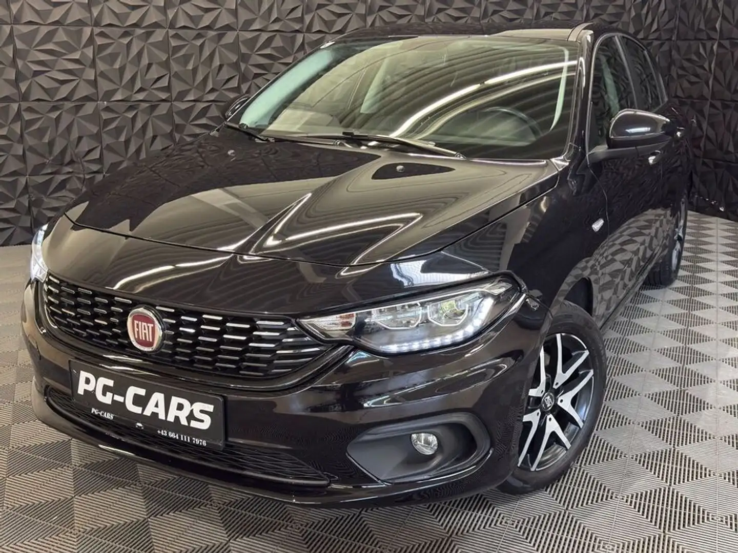 Fiat Tipo 1.4 Turbo Easy Schwarz - 2