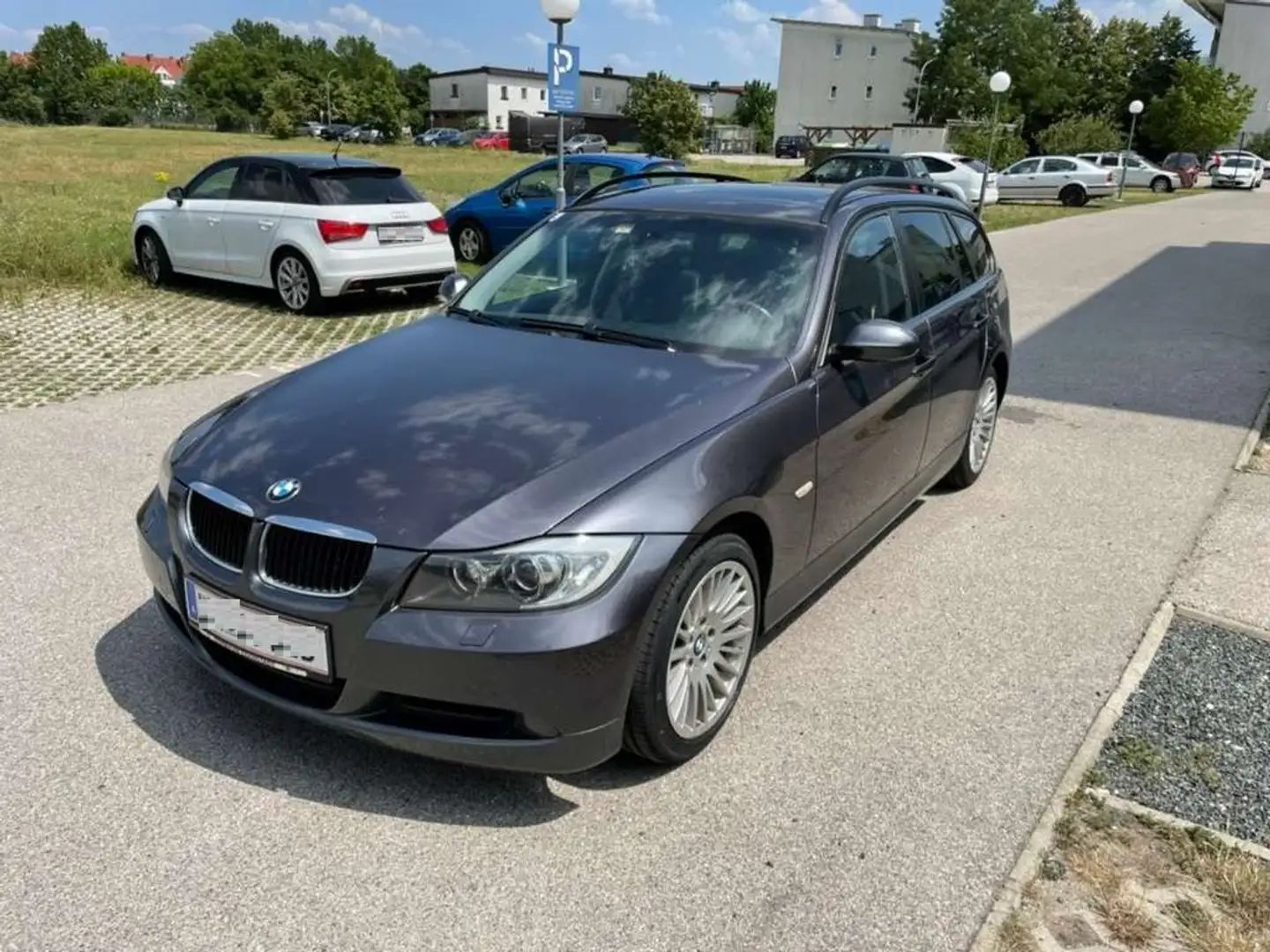BMW 318 318d Touring Schwarz - 2