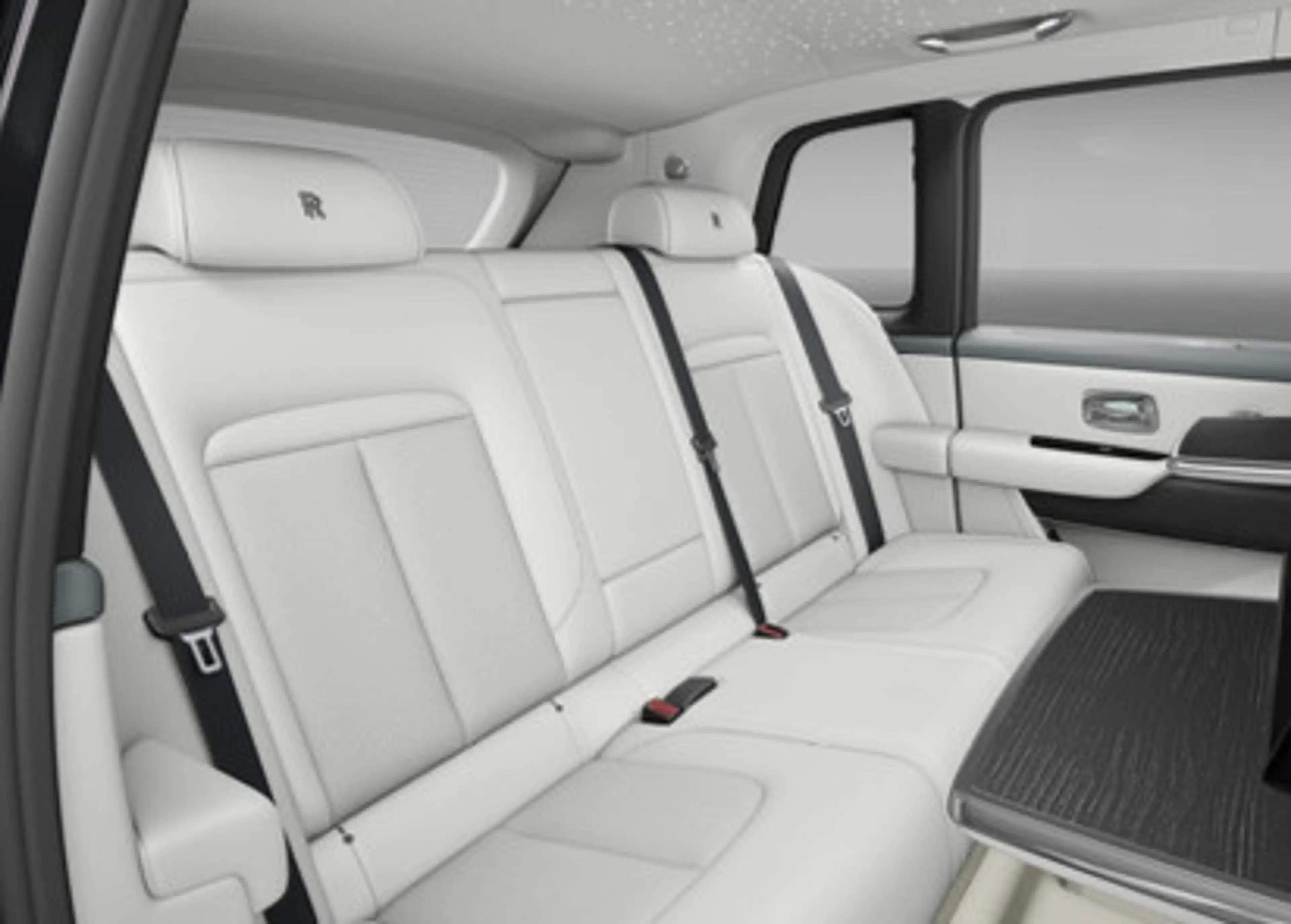 Rolls-Royce Cullinan Silver Badge| 2026 | 5 Seats | On Stock — photo 8