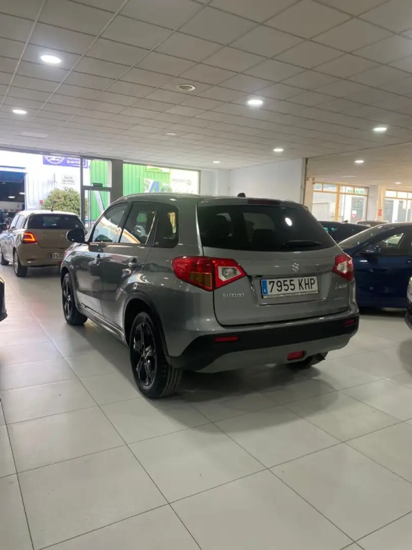 Suzuki Vitara 1.4T GLX 4WD Gris - 2
