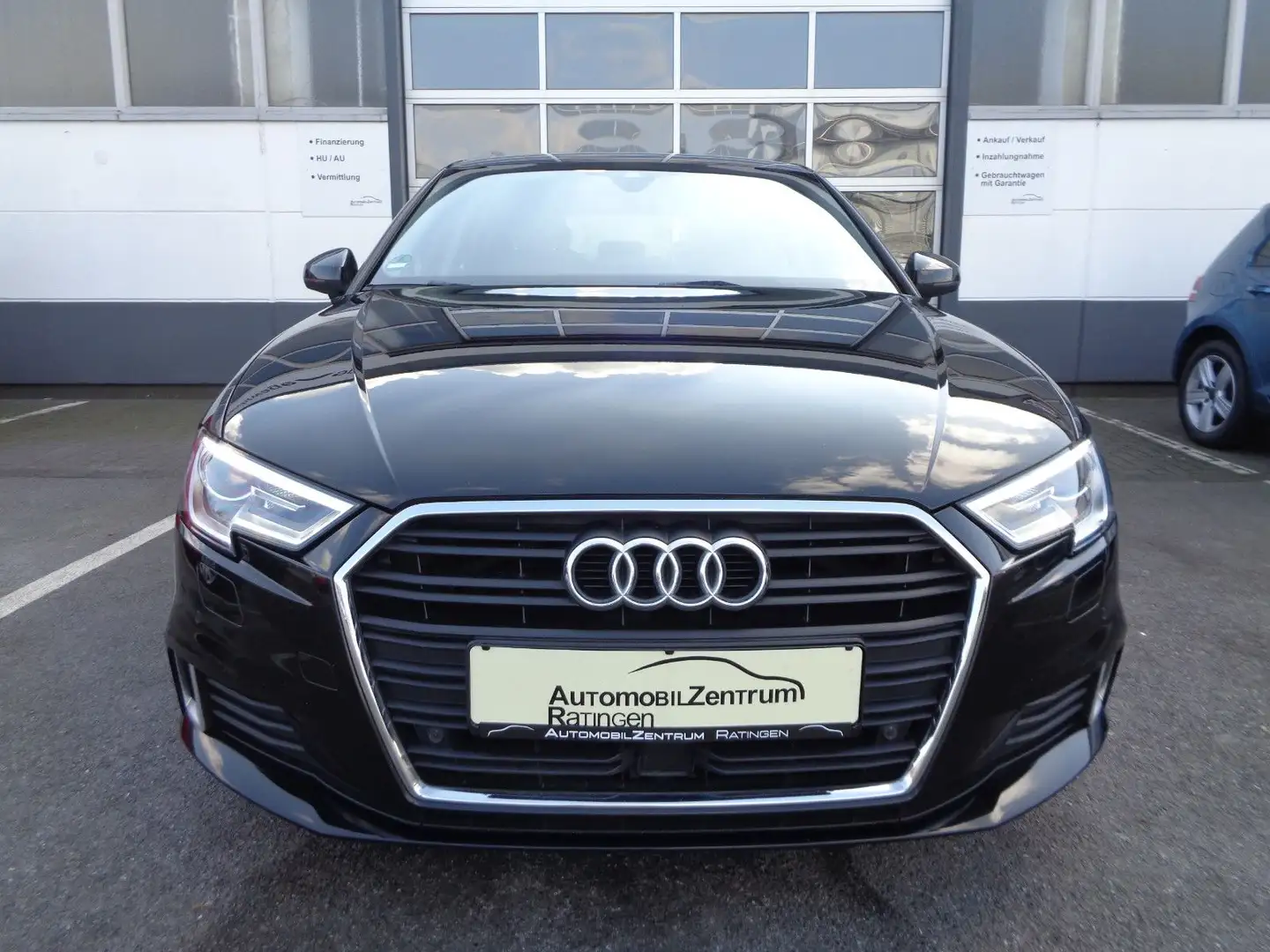 Audi A3 Sportback 2.0 TDI Sport Design 1.HD*AUTOMATIK Schwarz - 2