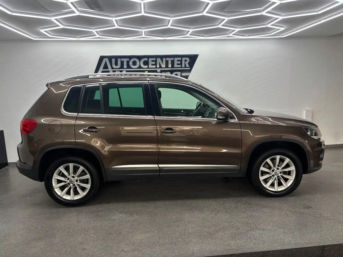 Volkswagen Tiguan 2.0 TDI DSG 4Motion*AHK*Navi*2.Hand* Brun - 2