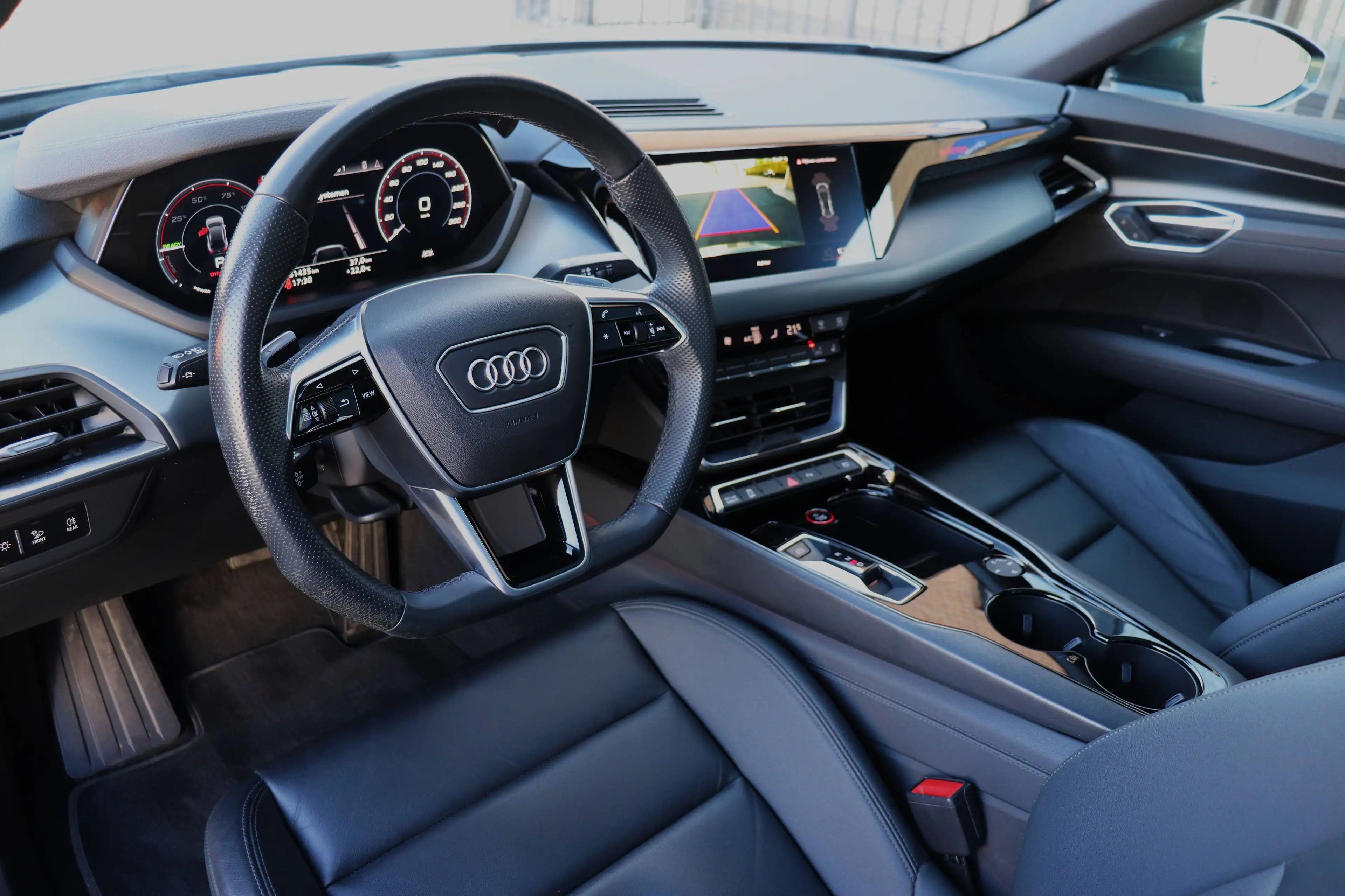 Audi e-tron GT 93.4 kWh 60 Quattro - Pano/Shadow+/Cam/Keyless/AppleCarplay/20" — photo 8