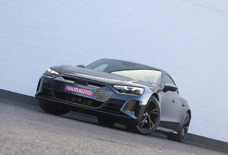 AUDI E-tron Gt