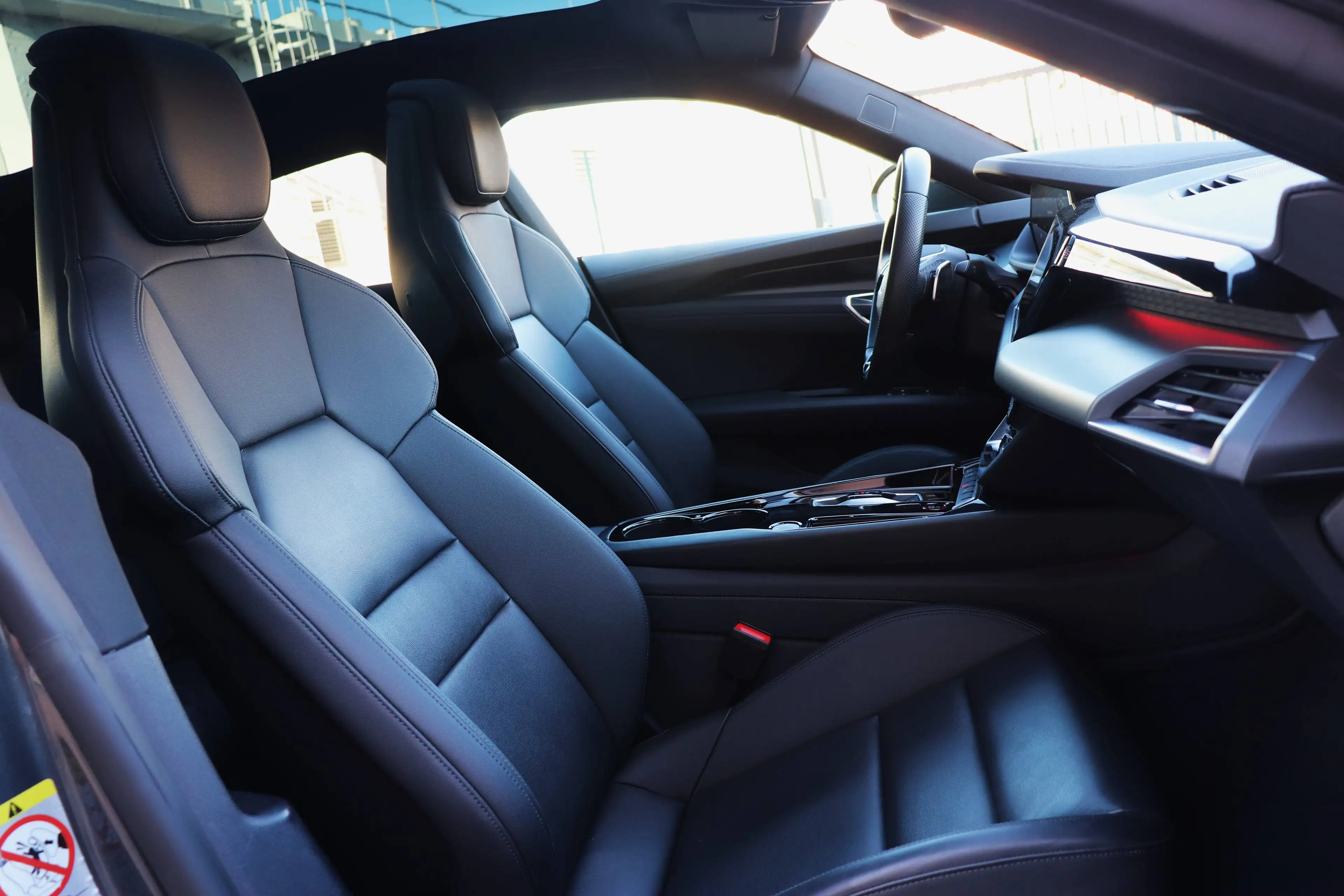 Audi e-tron GT 93.4 kWh 60 Quattro - Pano/Shadow+/Cam/Keyless/AppleCarplay/20" — photo 10