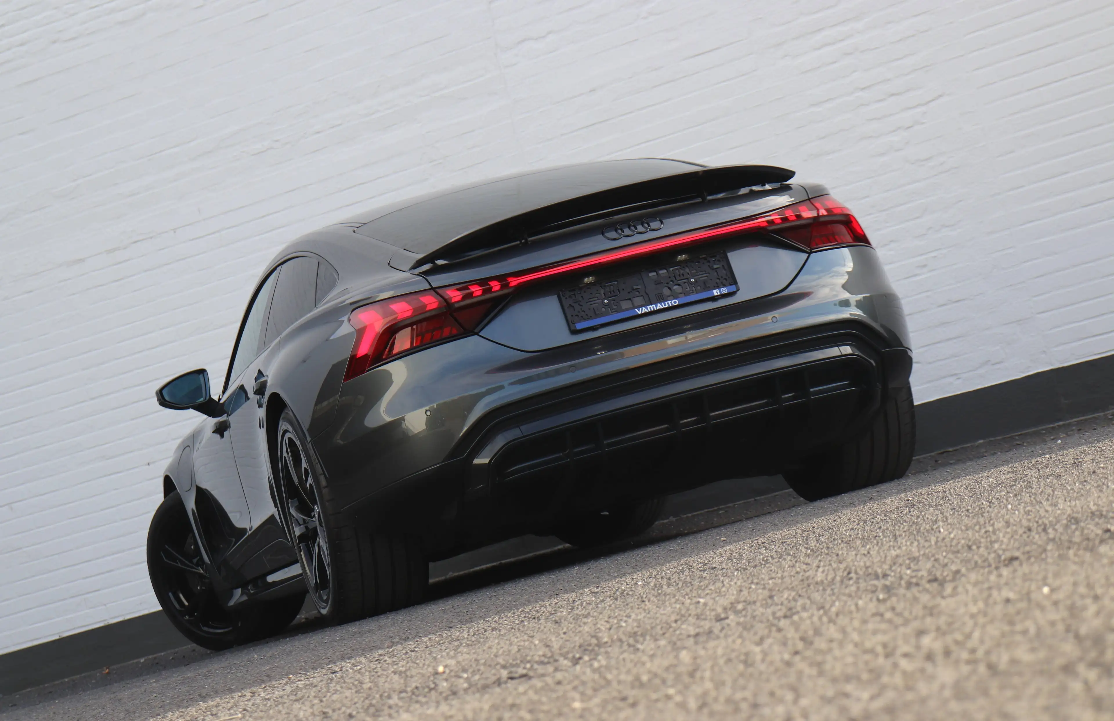 Audi e-tron GT 93.4 kWh 60 Quattro - Pano/Shadow+/Cam/Keyless/AppleCarplay/20" — photo 4