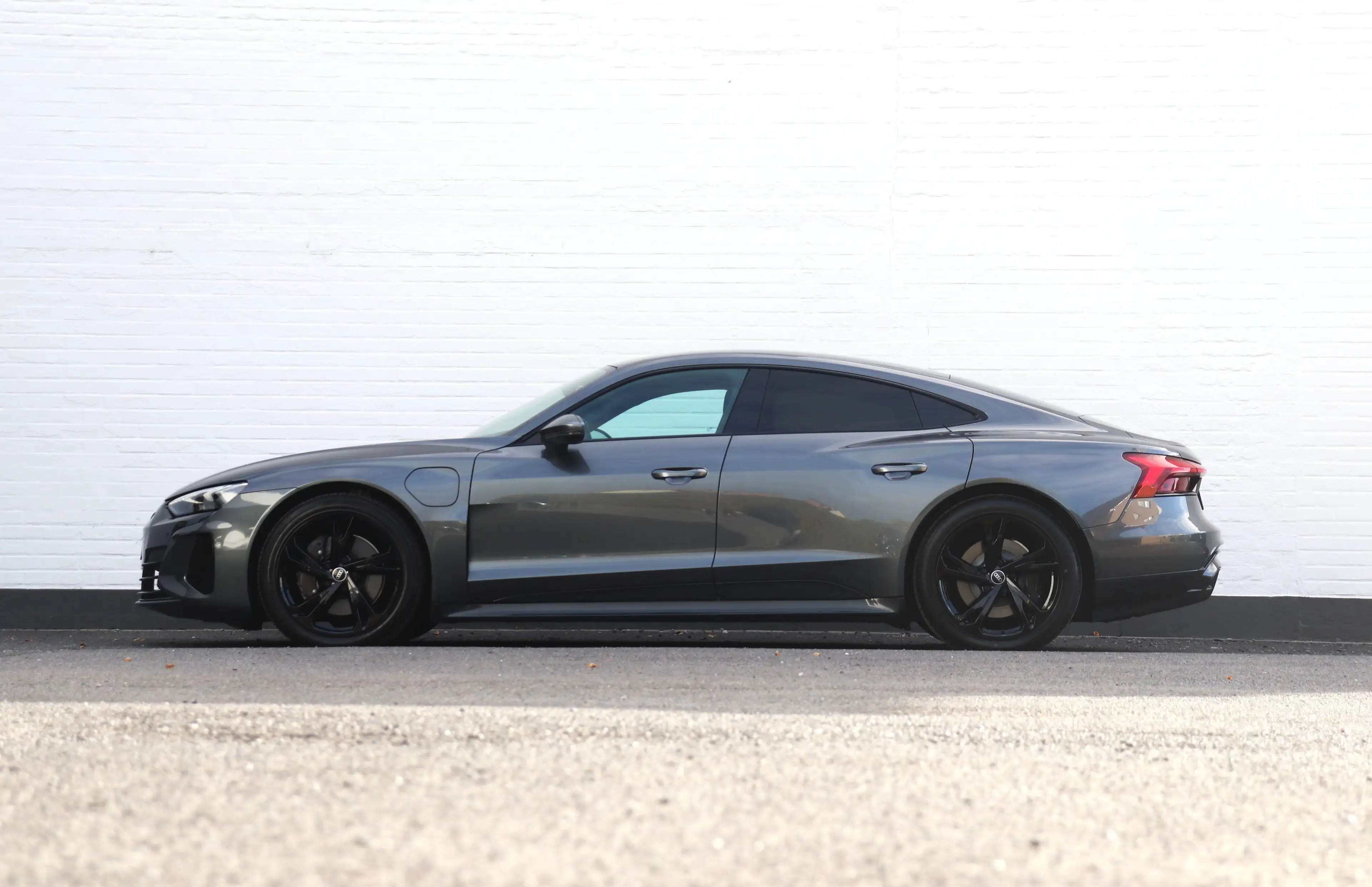Audi e-tron GT 93.4 kWh 60 Quattro - Pano/Shadow+/Cam/Keyless/AppleCarplay/20" — photo 3