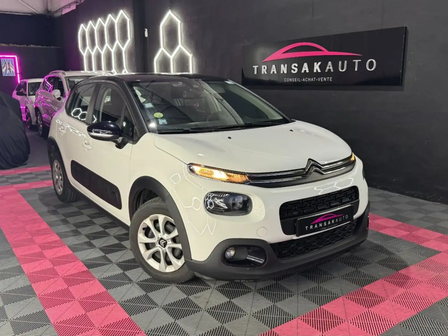 Citroen C3 SOCIETE BLUEHDI 100 ch SS BVM5 FEEL NAV ~ TVA RÉCUPÉRABLE ~ CarPlay ~ Climatisation Auto ~ Weiß - 1