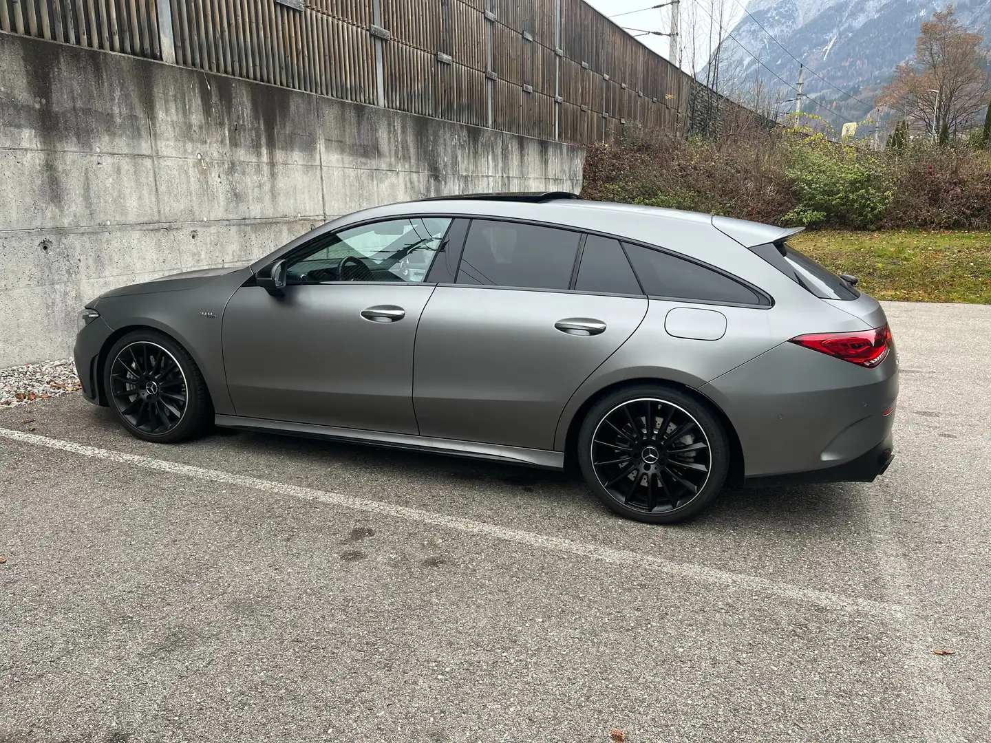 Mercedes-Benz CLA 35 AMG CLA 35 AMG 4MATIC Shooting Brake Aut. Grau - 2