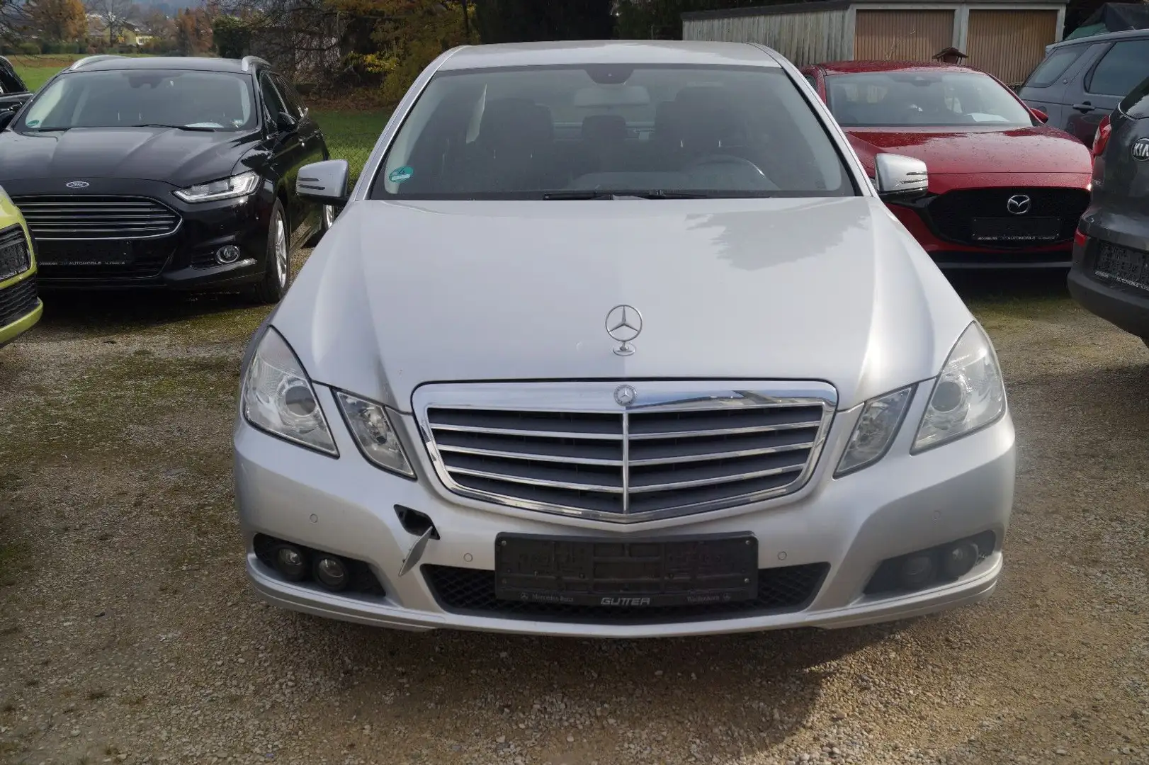 Mercedes-Benz E 200 CGI Limousine PDC Standheizung Navi Argent - 2