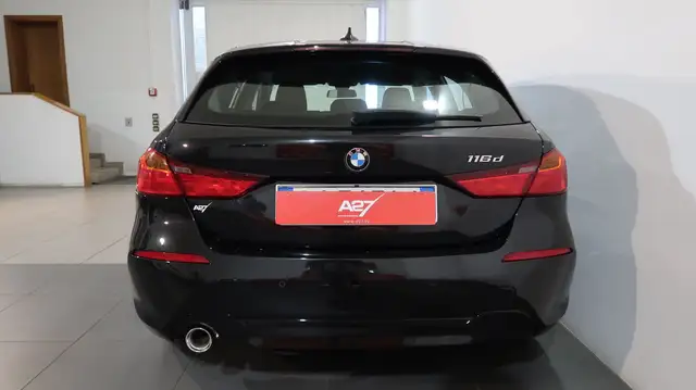 BMW 1 Series view 10