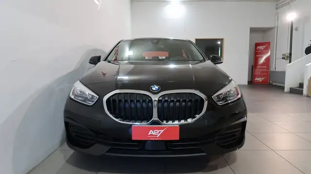 BMW 1 Series view 8