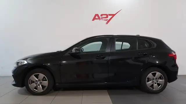 BMW 1 Series view 3