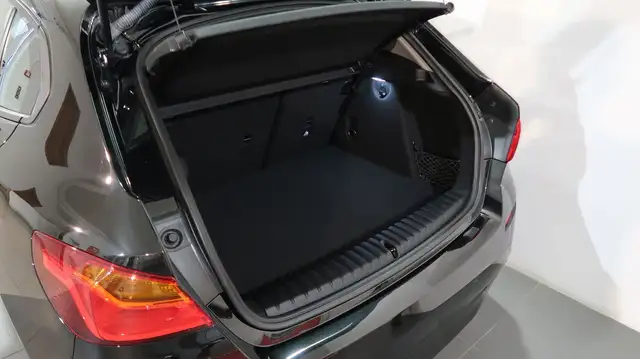 BMW 1 Series view 13